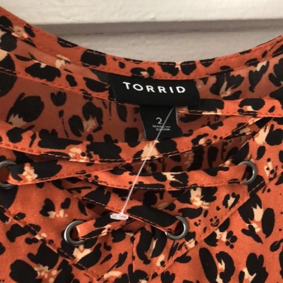 TORRID - 2X - Cheetah Print - Cold Shoulder Blouse - Picture 3 of 6